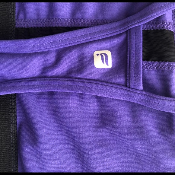 Fabletics Bundle tanks - Picture 8 of 9